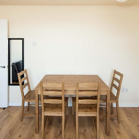 דירות 2Bd London Flat - City Buzz & Parkside Serenity מראה חיצוני תמונה